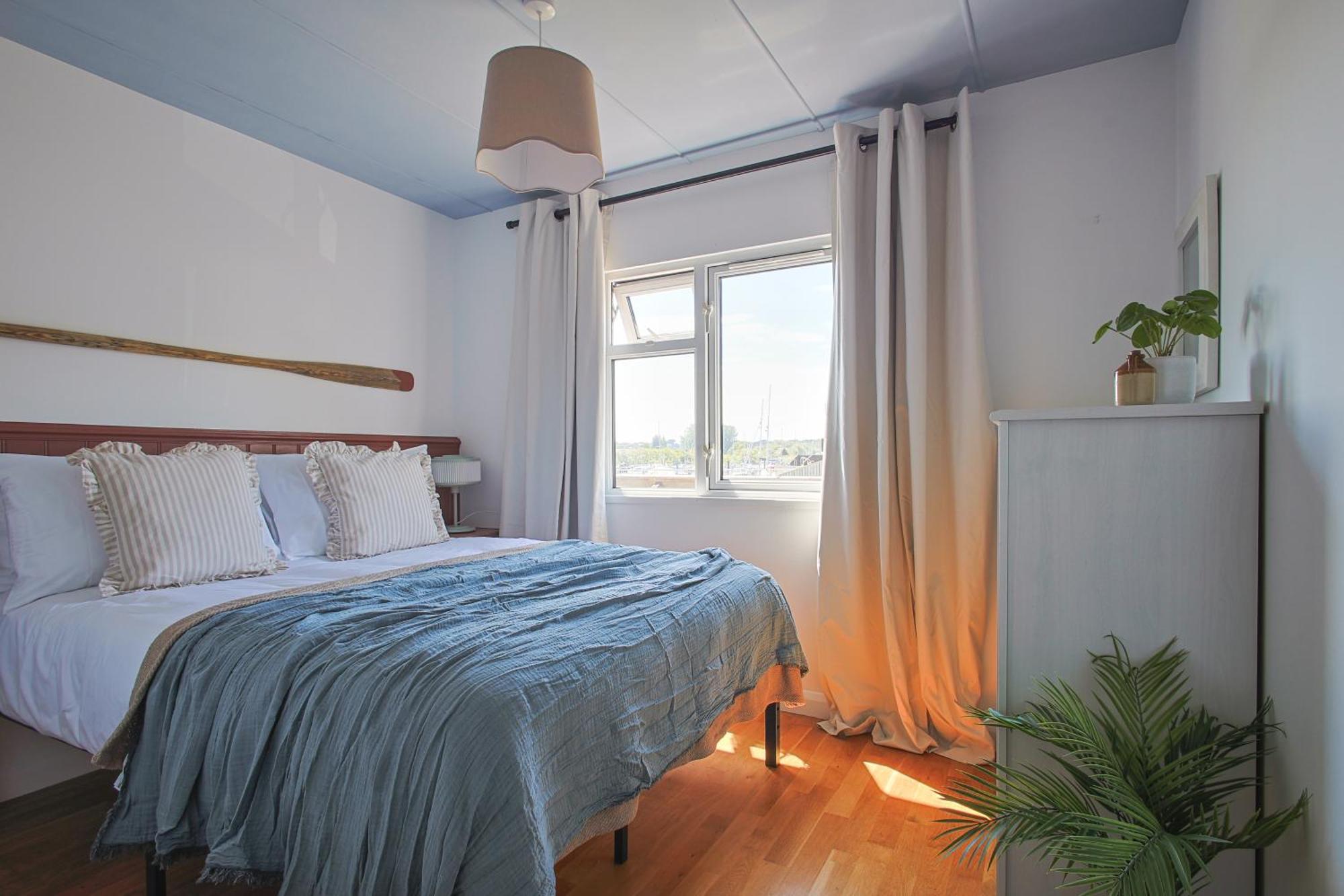 The Retreat, Waterfront & Log Burner Villa Christchurch  Bagian luar foto